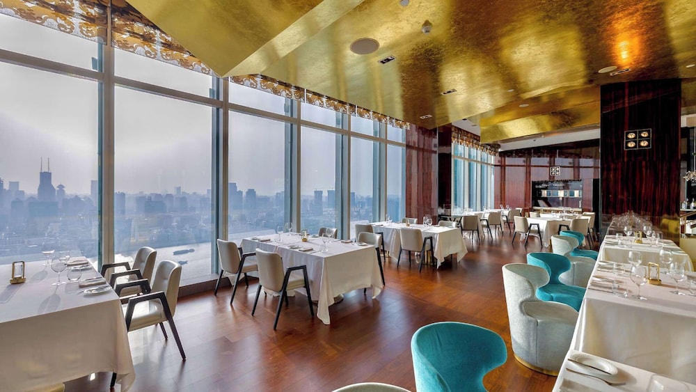 Pudong Shangri-La, Shanghai — Restaurant & bars in Shanghai, Shanghai
