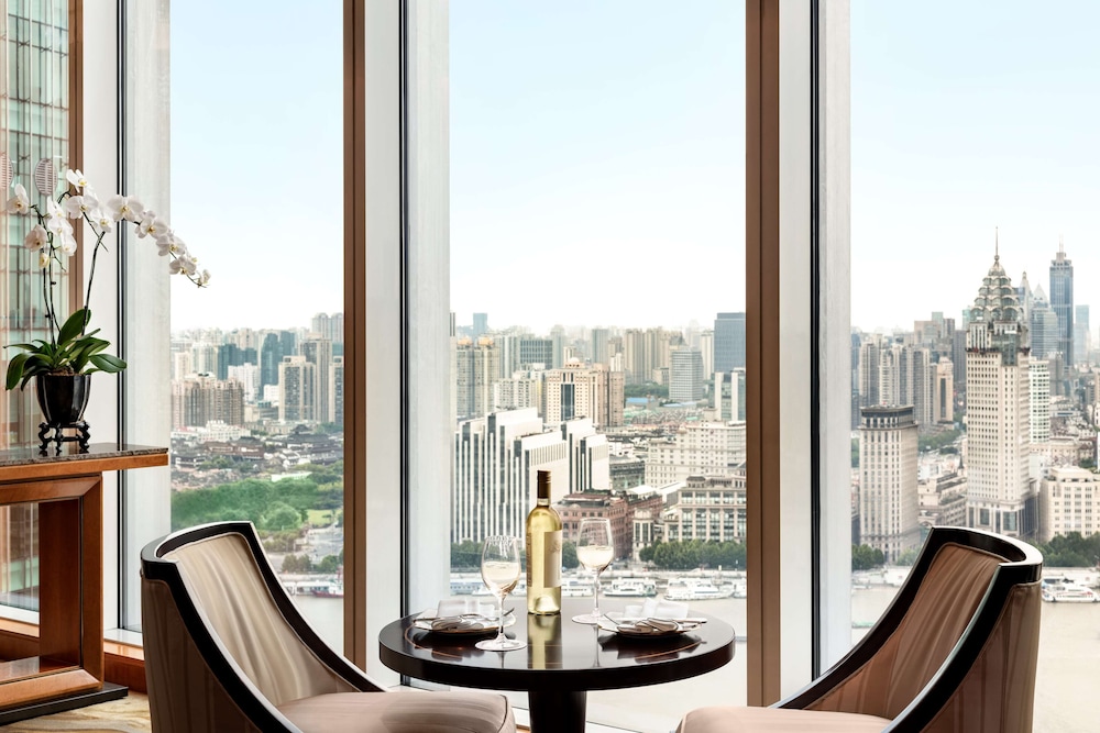 Pudong Shangri-La, Shanghai — Restaurant & bars in Shanghai, Shanghai
