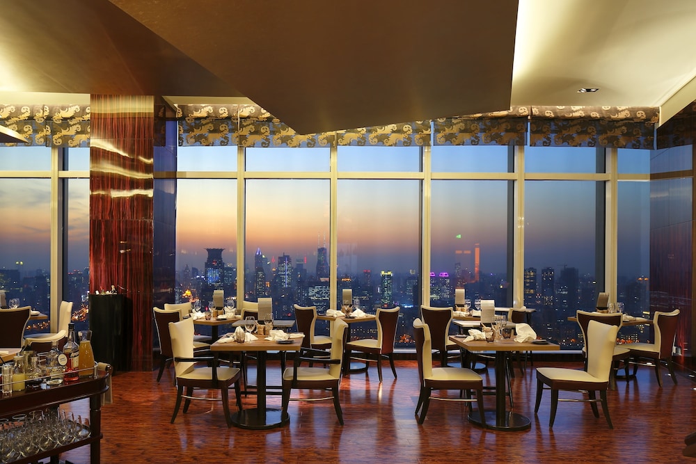 Pudong Shangri-La, Shanghai — Restaurant & bars in Shanghai, Shanghai