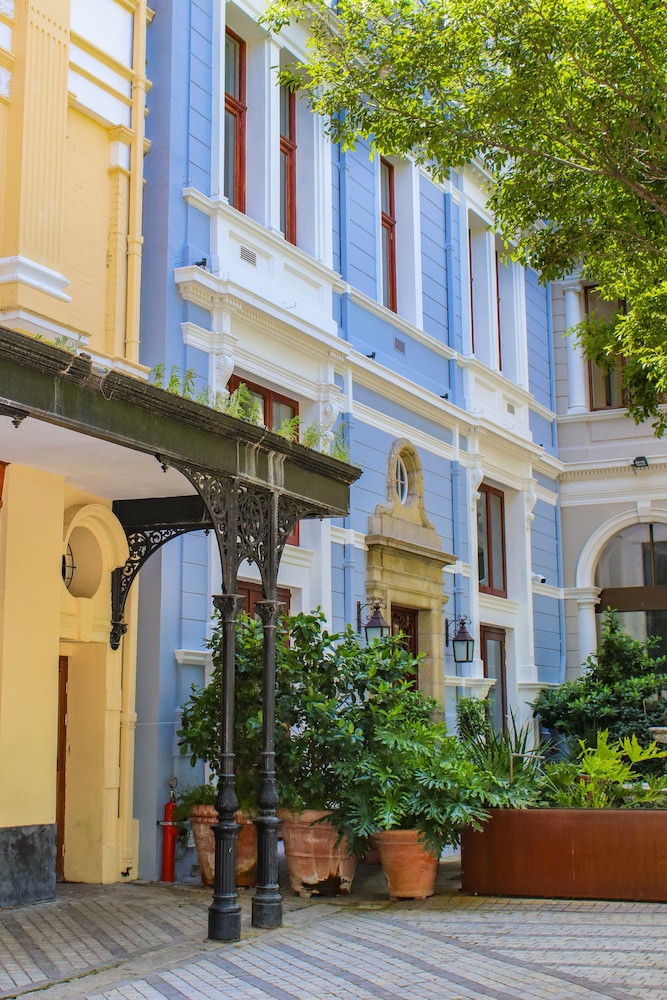 Cape Diamond Boutique Hotel — Hotel building in Cape Town, Western Cape