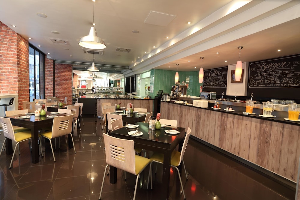 Cape Diamond Boutique Hotel — Restaurant & bars in Cape Town, Western Cape