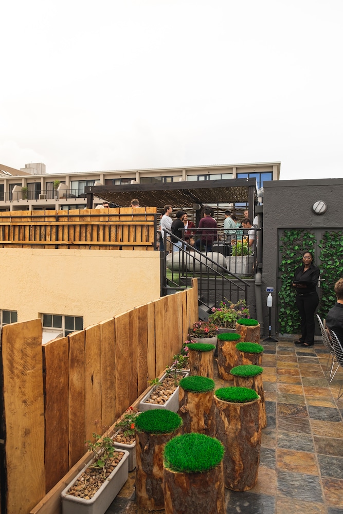 Cape Diamond Boutique Hotel — Restaurant & bars in Cape Town, Western Cape