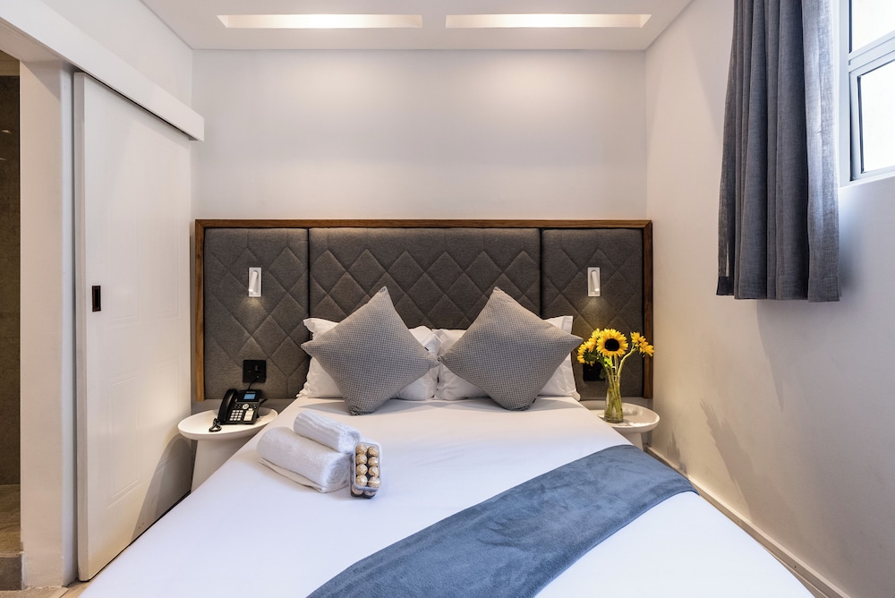 Cape Diamond Boutique Hotel — Hotel rooms in Cape Town, Western Cape