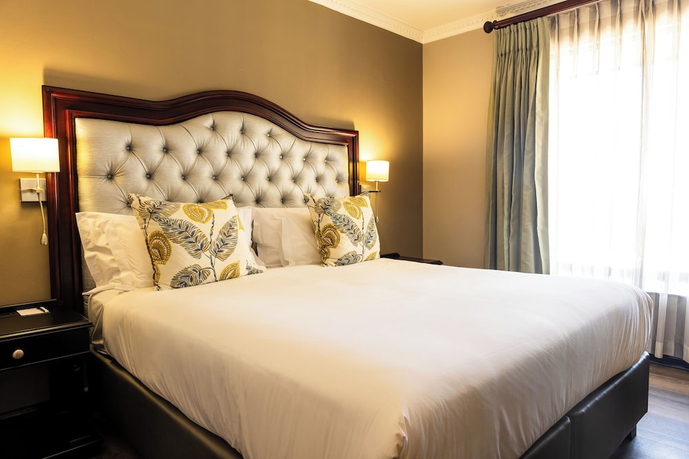 Premier Hotel Cape Town — Hotel rooms in Cape Town, Western Cape