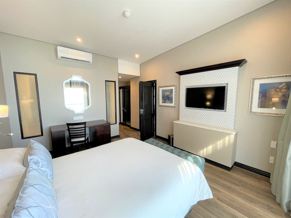 Premier Hotel Cape Town — Hotel rooms in Cape Town, Western Cape