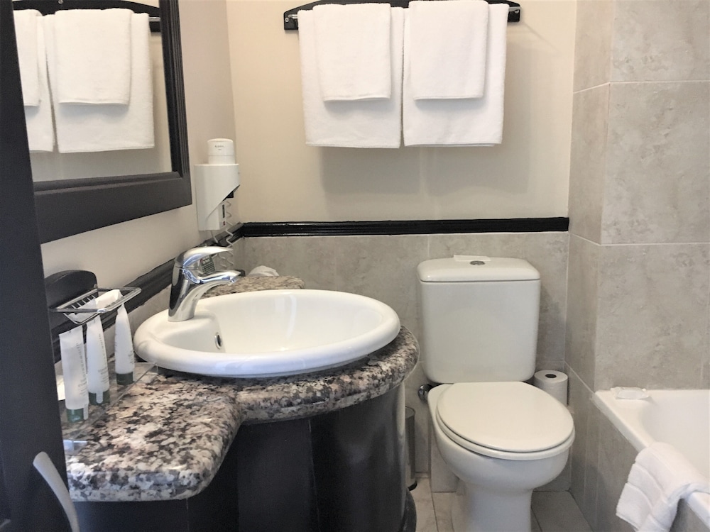 Premier Hotel Cape Town — Hotel rooms in Cape Town, Western Cape