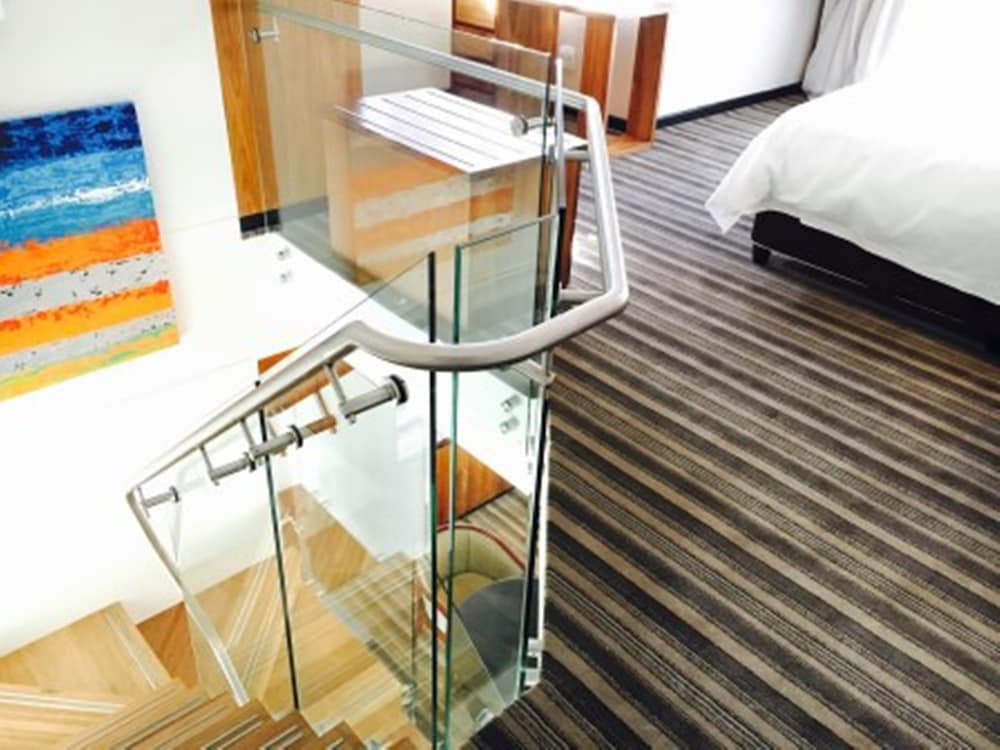 Premier Hotel Cape Town — Hotel rooms in Cape Town, Western Cape