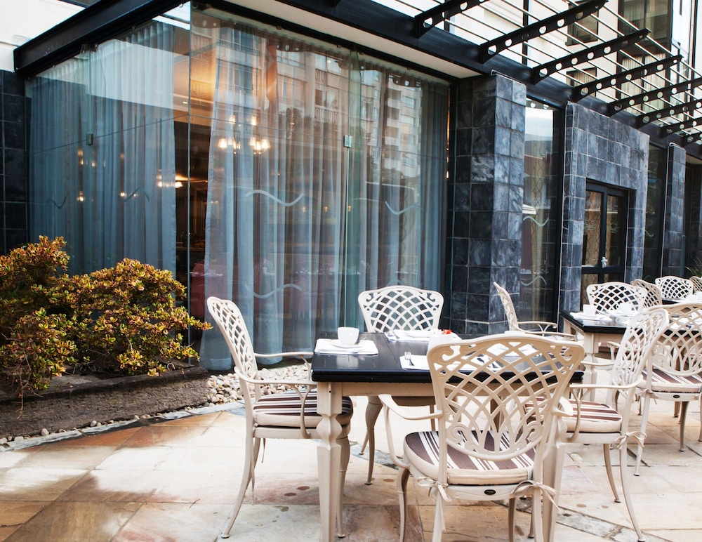 Premier Hotel Cape Town — Restaurant & bars in Cape Town, Western Cape
