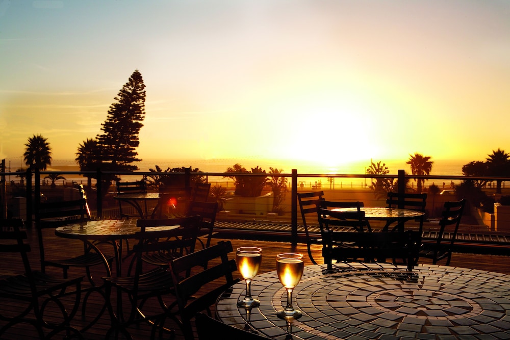 Premier Hotel Cape Town — Restaurant & bars in Cape Town, Western Cape