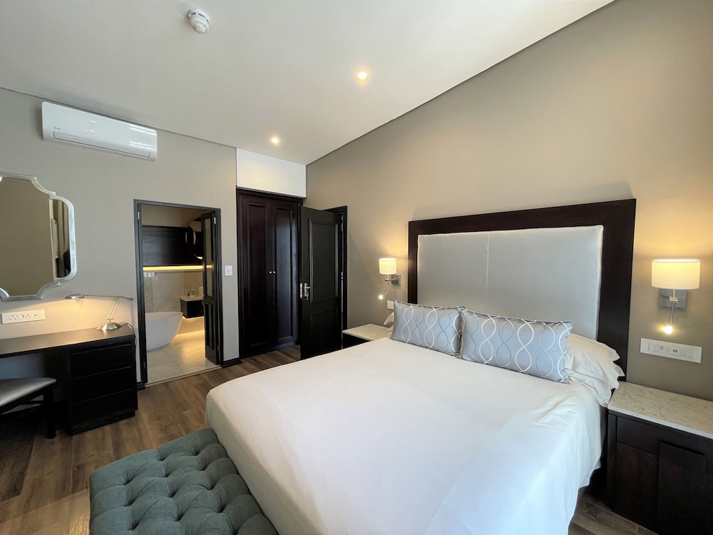 Premier Hotel Cape Town — Hotel rooms in Cape Town, Western Cape