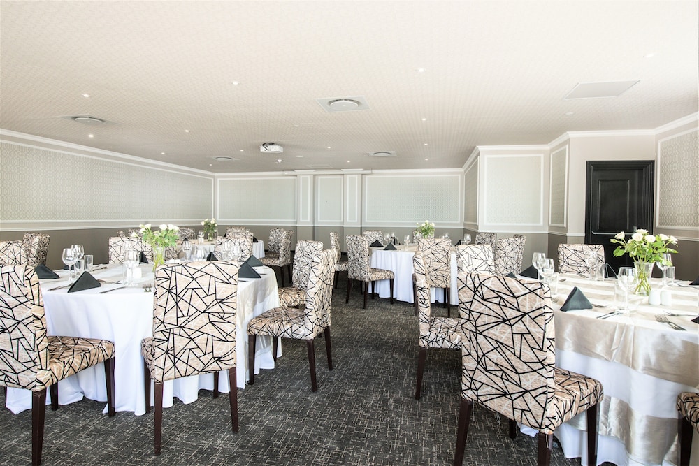 Premier Hotel Cape Town — Restaurant & bars in Cape Town, Western Cape