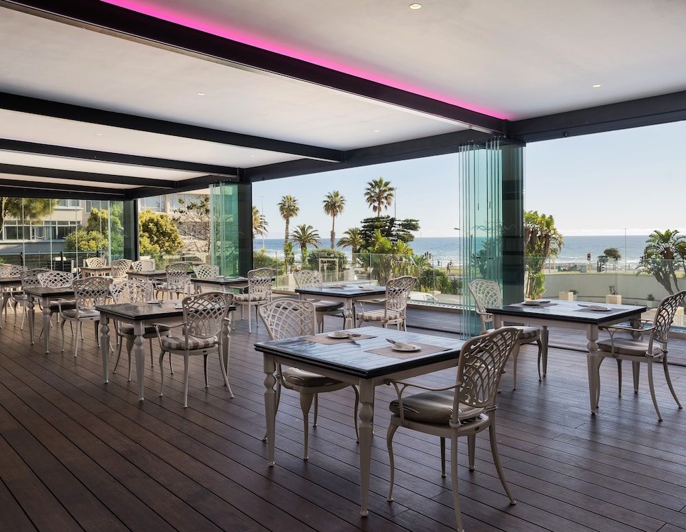 Premier Hotel Cape Town — Restaurant & bars in Cape Town, Western Cape