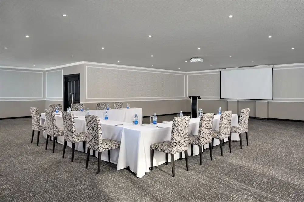 Premier Hotel Cape Town — Hotel building in Cape Town, Western Cape