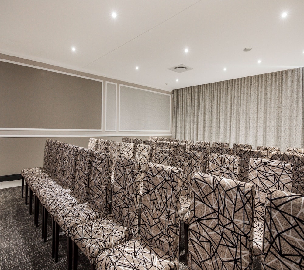 Premier Hotel Cape Town — Hotel building in Cape Town, Western Cape