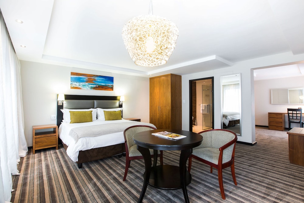 Premier Hotel Cape Town — Hotel rooms in Cape Town, Western Cape