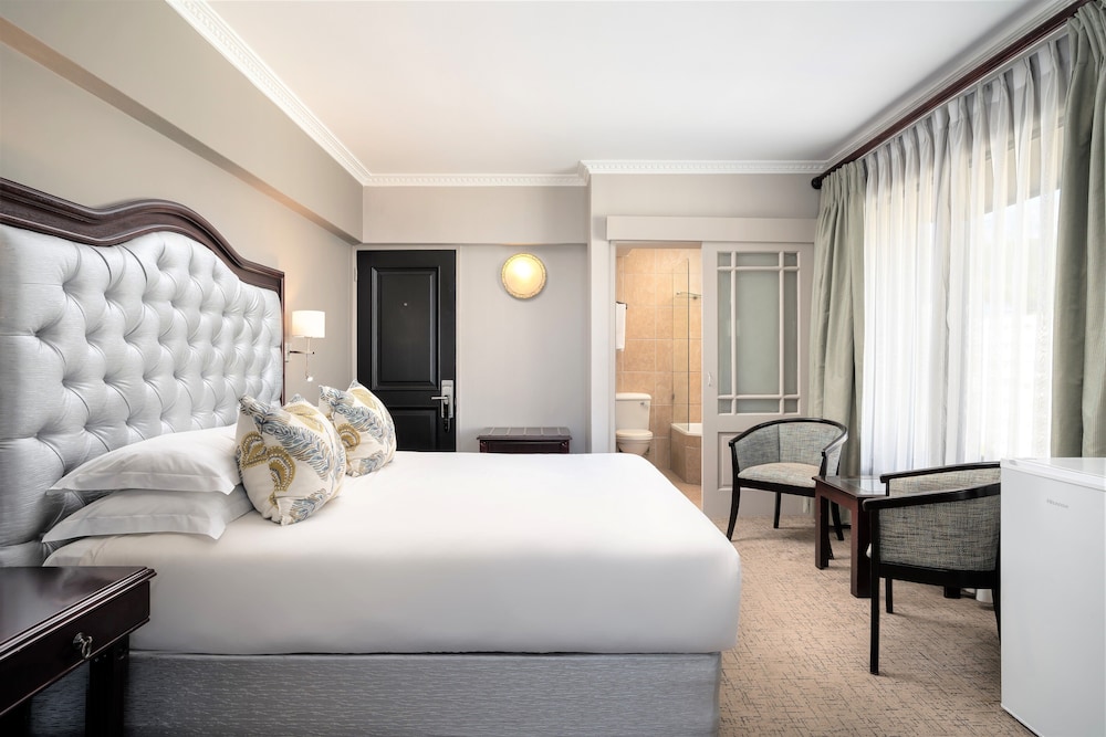 Premier Hotel Cape Town — Hotel rooms in Cape Town, Western Cape