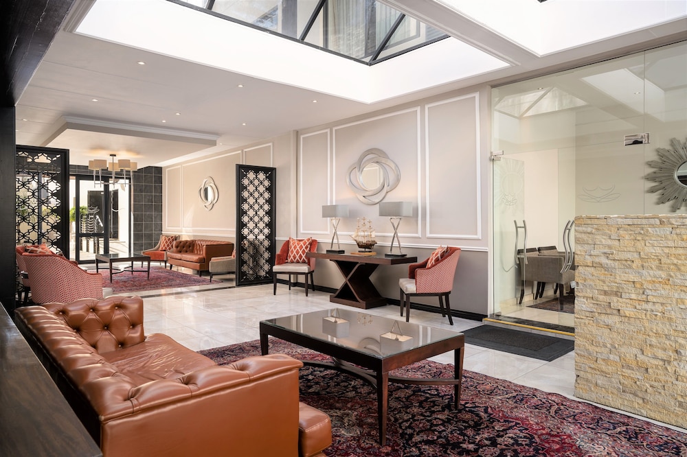 Premier Hotel Cape Town — Hotel building in Cape Town, Western Cape