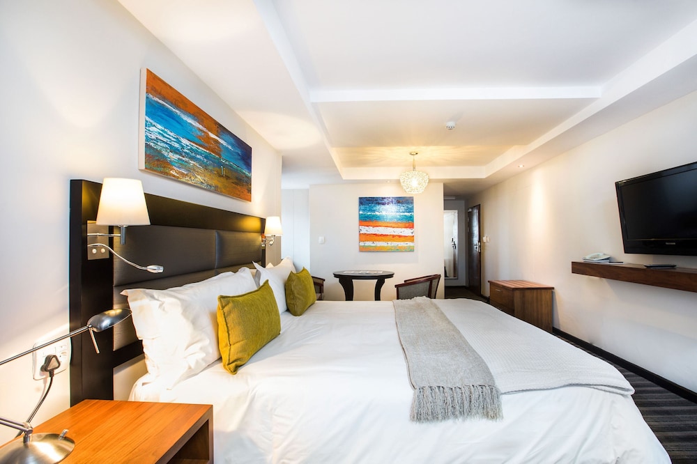 Premier Hotel Cape Town — Hotel rooms in Cape Town, Western Cape