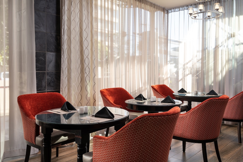 Premier Hotel Cape Town — Restaurant & bars in Cape Town, Western Cape