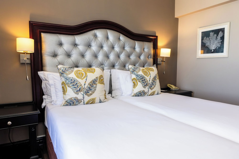 Premier Hotel Cape Town — Hotel rooms in Cape Town, Western Cape