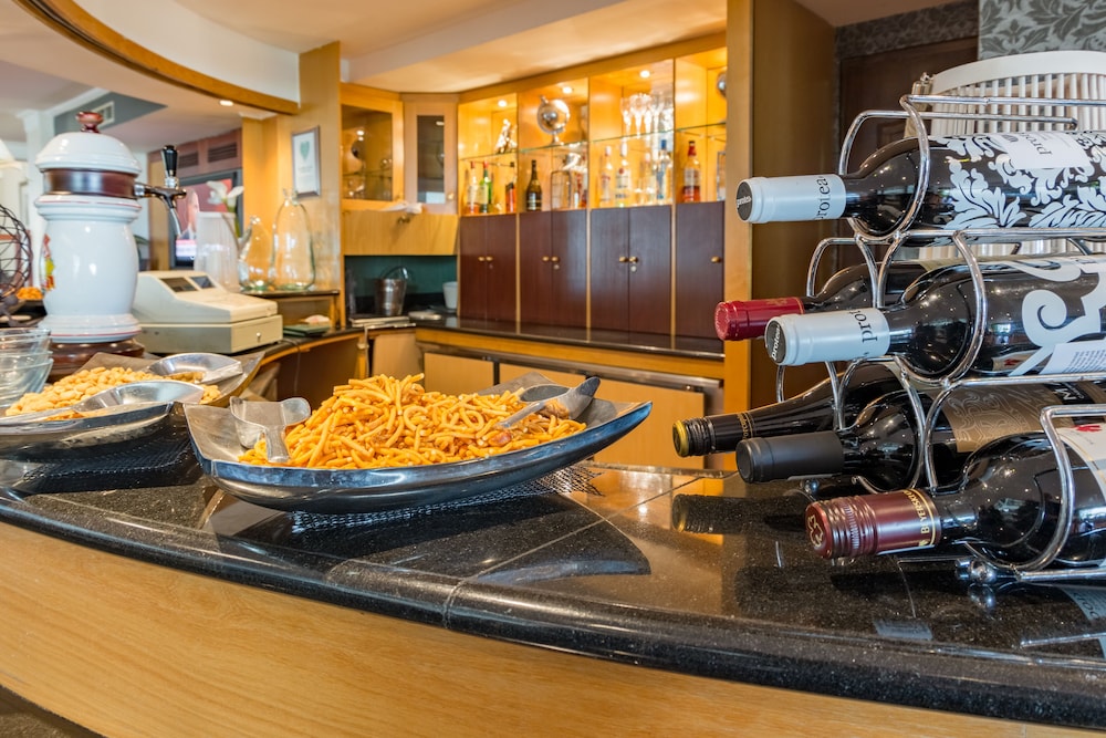 City Lodge Hotel GrandWest — Restaurant & bars in Cape Town, Western Cape