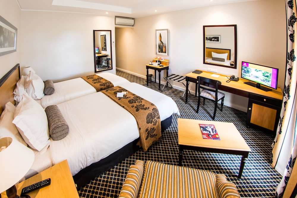 City Lodge Hotel GrandWest — Hotel rooms in Cape Town, Western Cape