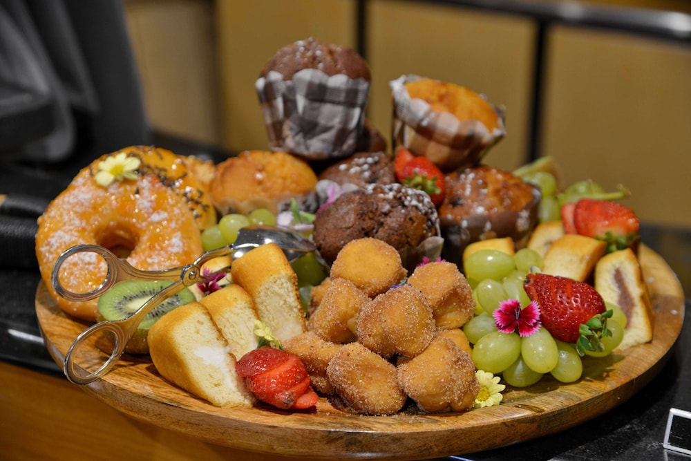City Lodge Hotel GrandWest — Restaurant & bars in Cape Town, Western Cape