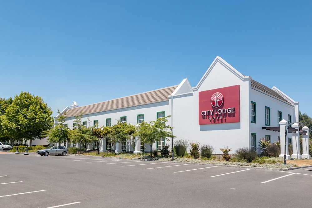 City Lodge Hotel GrandWest — Hotel building in Cape Town, Western Cape