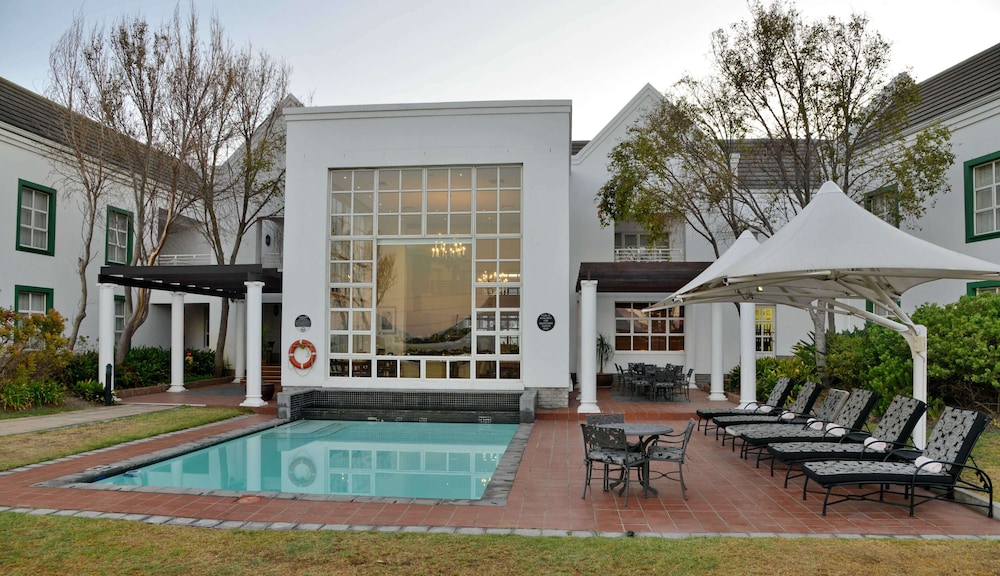 City Lodge Hotel GrandWest — Swimming pool in Cape Town, Western Cape