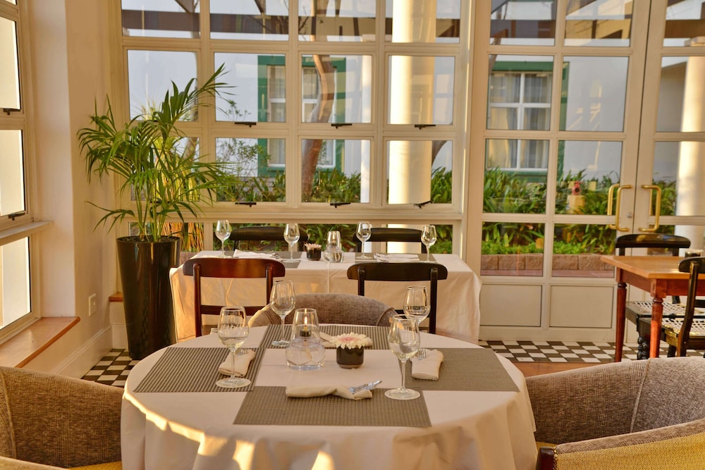 City Lodge Hotel GrandWest — Restaurant & bars in Cape Town, Western Cape