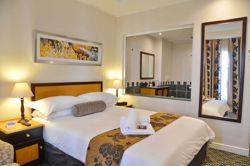 City Lodge Hotel GrandWest — Hotel rooms in Cape Town, Western Cape
