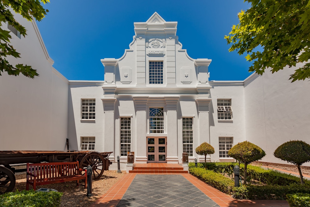 City Lodge Hotel GrandWest — Hotel building in Cape Town, Western Cape