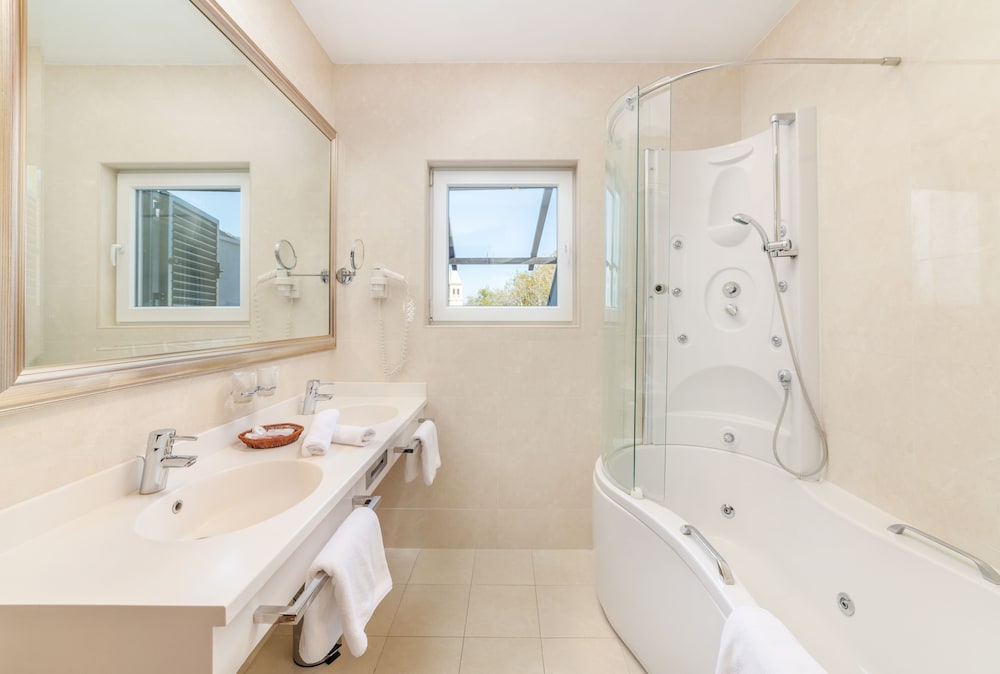Hotel President Solin — Hotel rooms in Solin, Split-Dalmatia