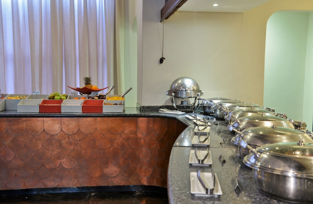 The Commodore Hotel — Restaurant & bars in Cape Town, Western Cape