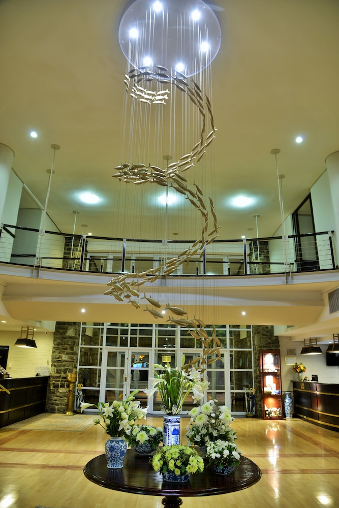 The Commodore Hotel — Hotel building in Cape Town, Western Cape