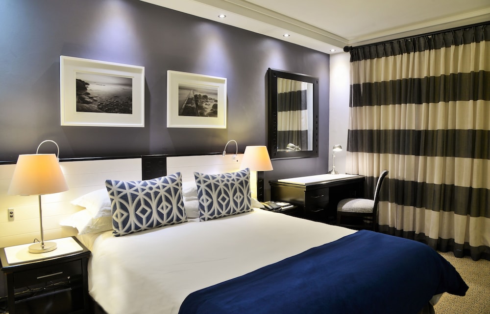 The Commodore Hotel — Hotel rooms in Cape Town, Western Cape