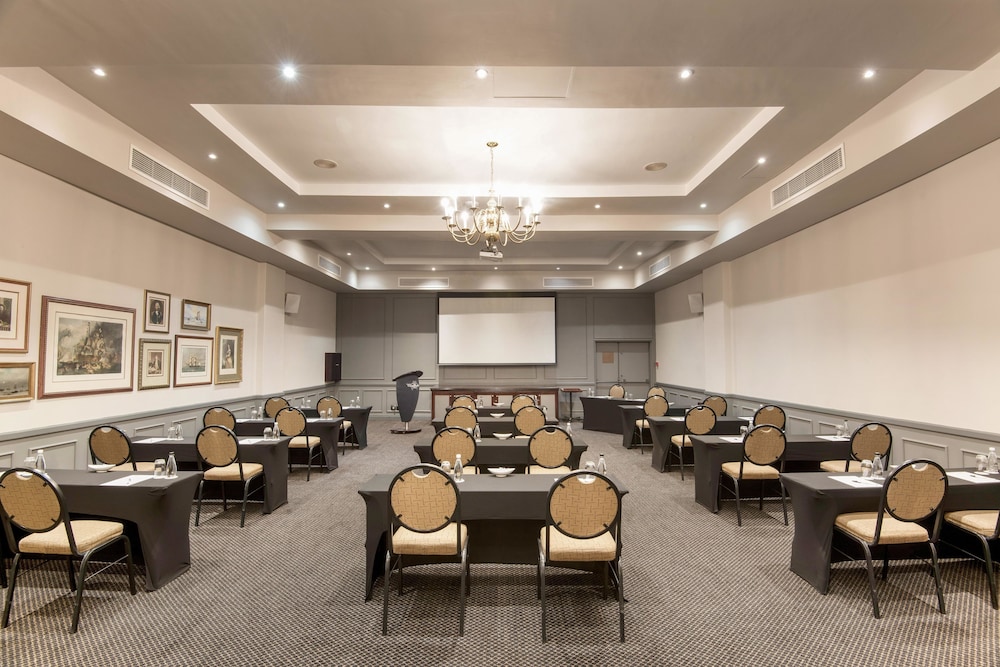 The Commodore Hotel — Hotel building in Cape Town, Western Cape