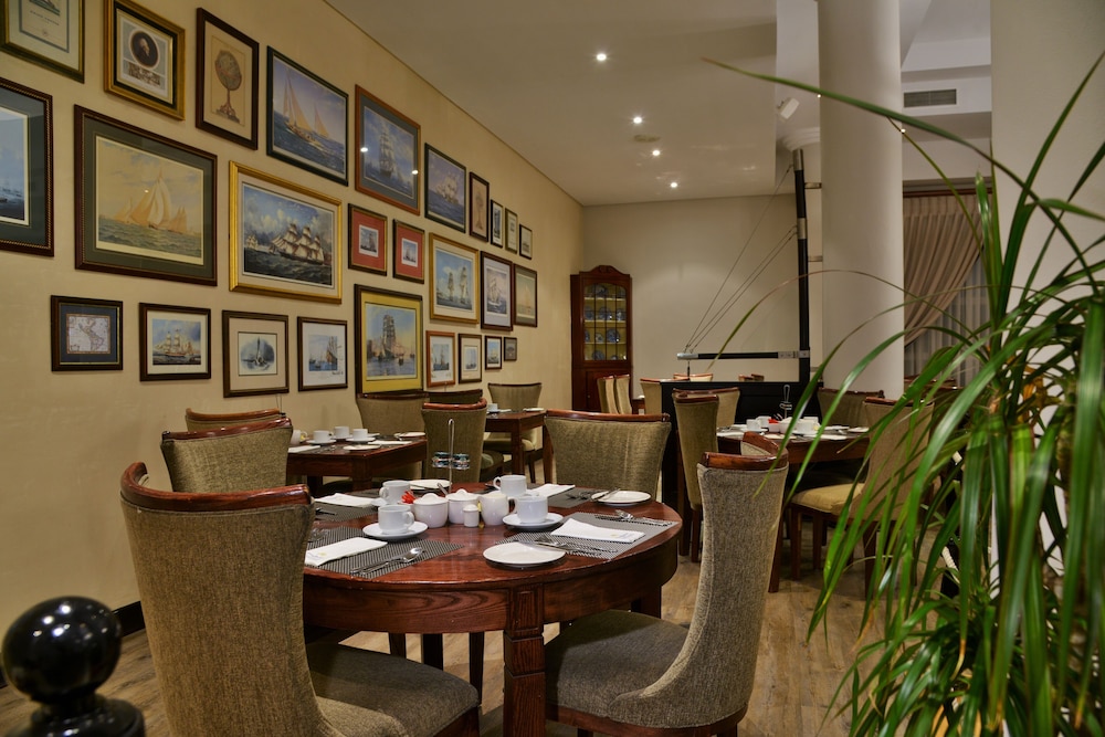 The Commodore Hotel — Restaurant & bars in Cape Town, Western Cape