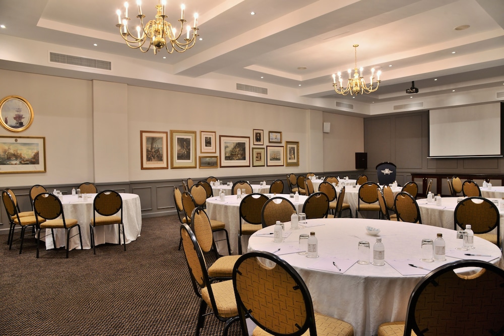 The Commodore Hotel — Restaurant & bars in Cape Town, Western Cape