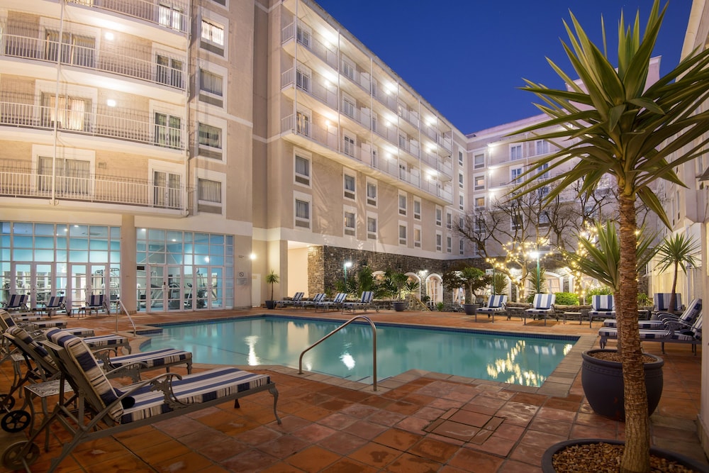 The Commodore Hotel — Main photo in Cape Town, Western Cape
