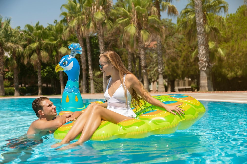 Akka Alinda Hotel — Swimming pool in Kemer