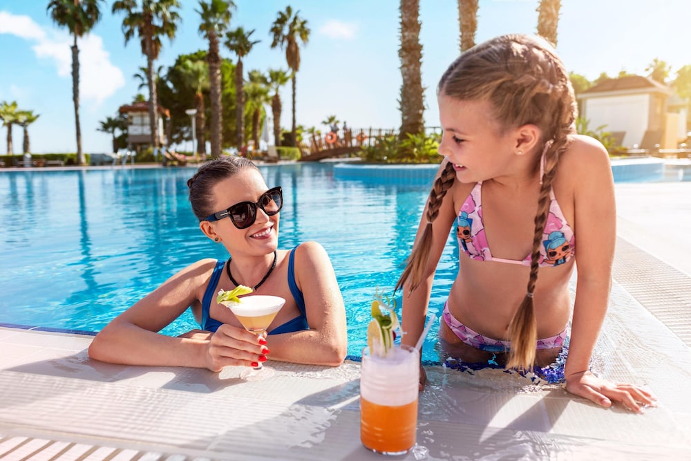 Akka Alinda Hotel — Swimming pool in Kemer