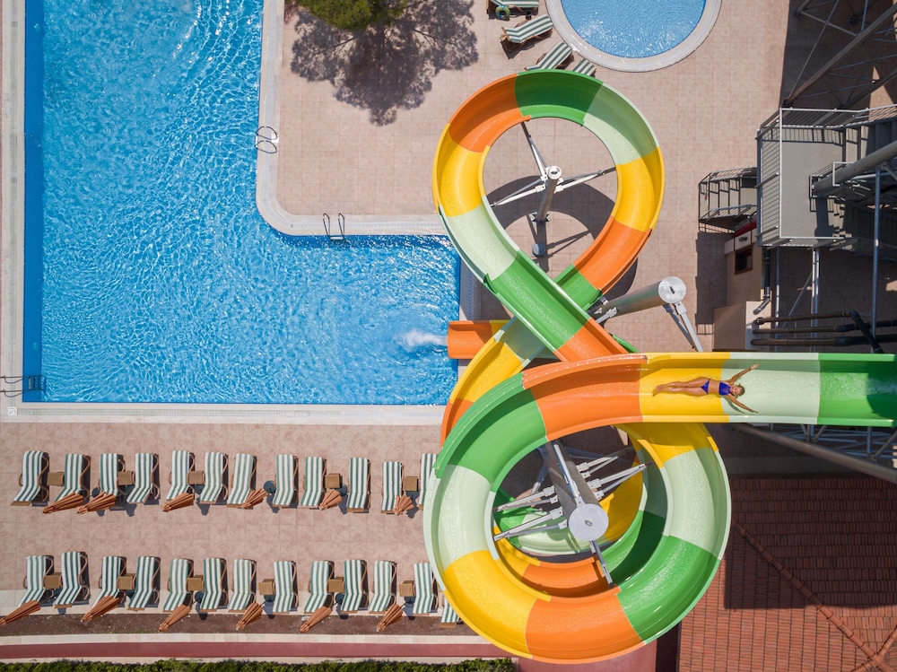 Akka Alinda Hotel — Swimming pool in Kemer