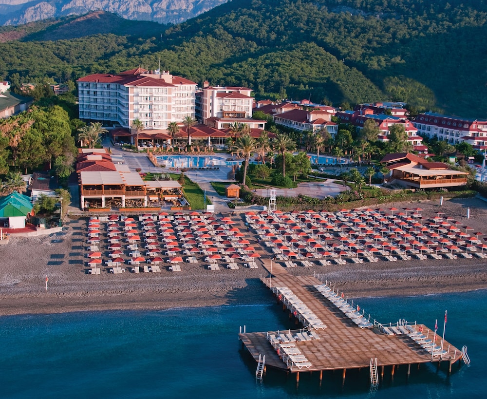 Akka Alinda Hotel — Beach in Kemer