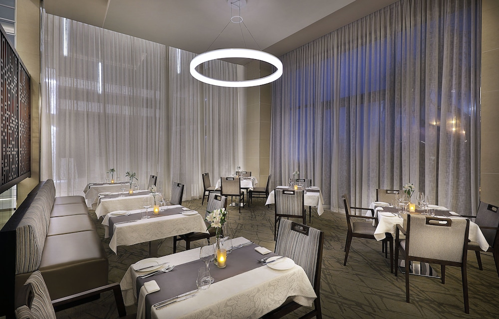 Cape Town Marriott Hotel Crystal Towers — Restaurant & bars in Cape Town, Western Cape