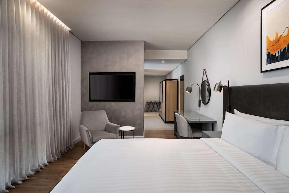 Cape Town Marriott Hotel Crystal Towers — Hotel rooms in Cape Town, Western Cape
