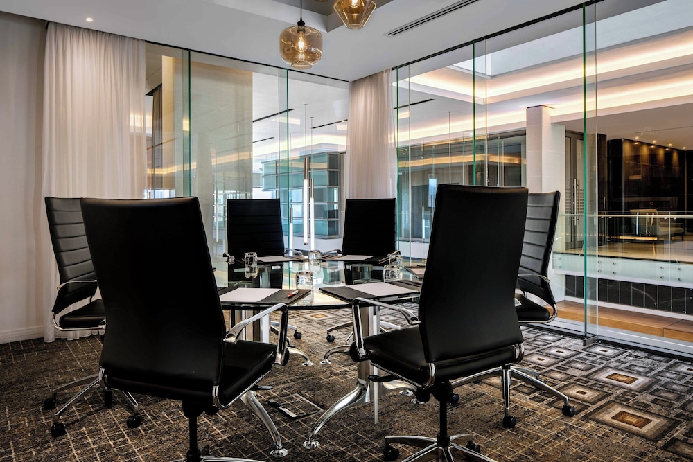 Cape Town Marriott Hotel Crystal Towers — Hotel building in Cape Town, Western Cape