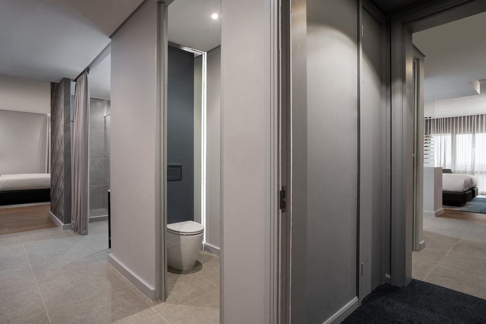 Cape Town Marriott Hotel Crystal Towers — Hotel rooms in Cape Town, Western Cape