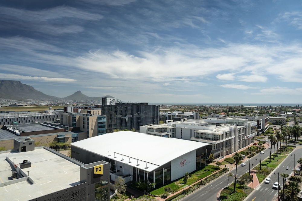 Cape Town Marriott Hotel Crystal Towers — Attractions in the area in Cape Town, Western Cape
