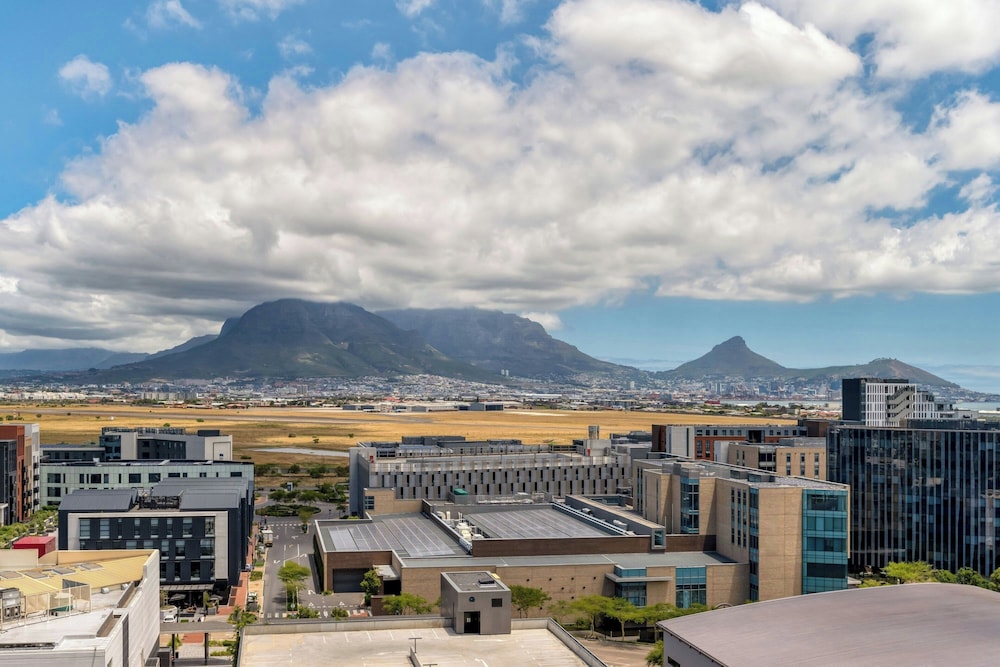 Cape Town Marriott Hotel Crystal Towers — Attractions in the area in Cape Town, Western Cape